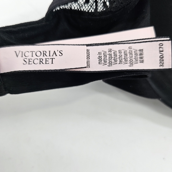 Victoria's Secret Black Incredible Lined Demi Lace Racerback 32DD - Picture 3 of 6